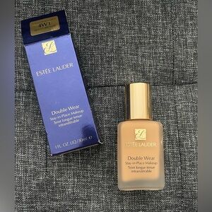 Estée Lauder Double Wear Stay-in-Place 24-Hour Long-Wear Matte Foundation Makeup